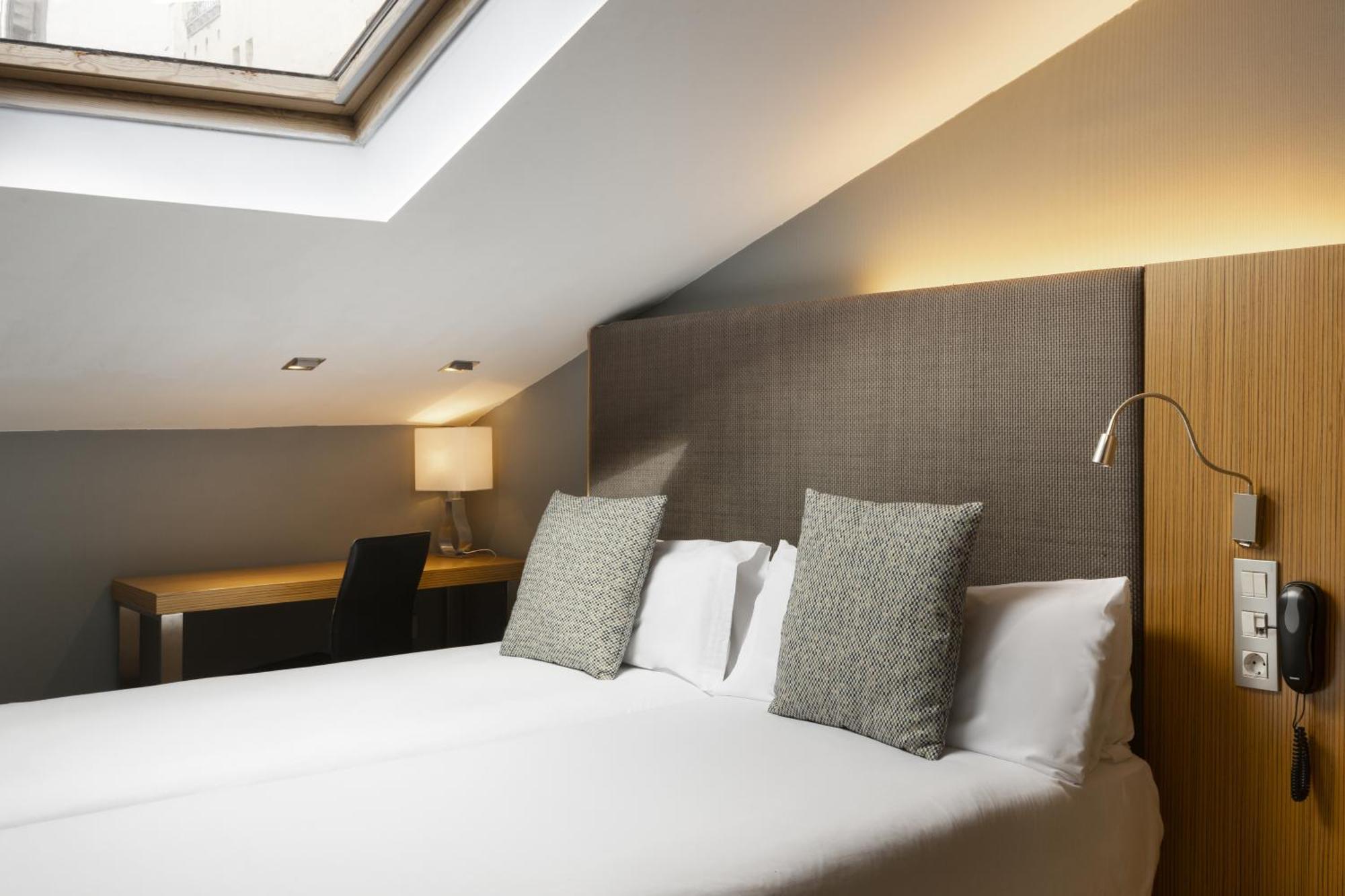 Double Room,1436285584:JPEG