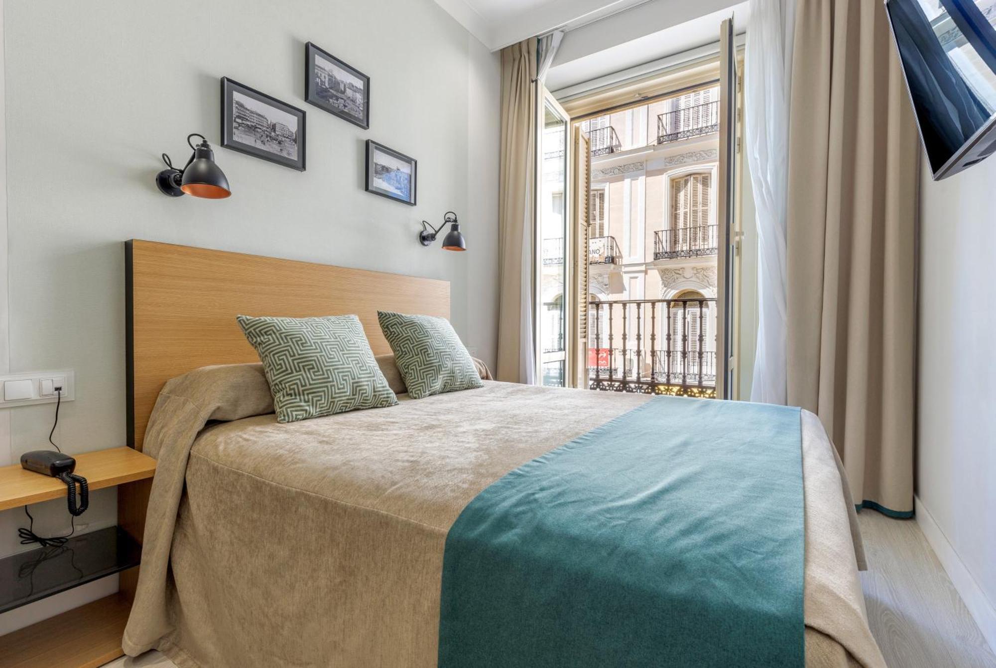 Single Room Puerta del Sol Views