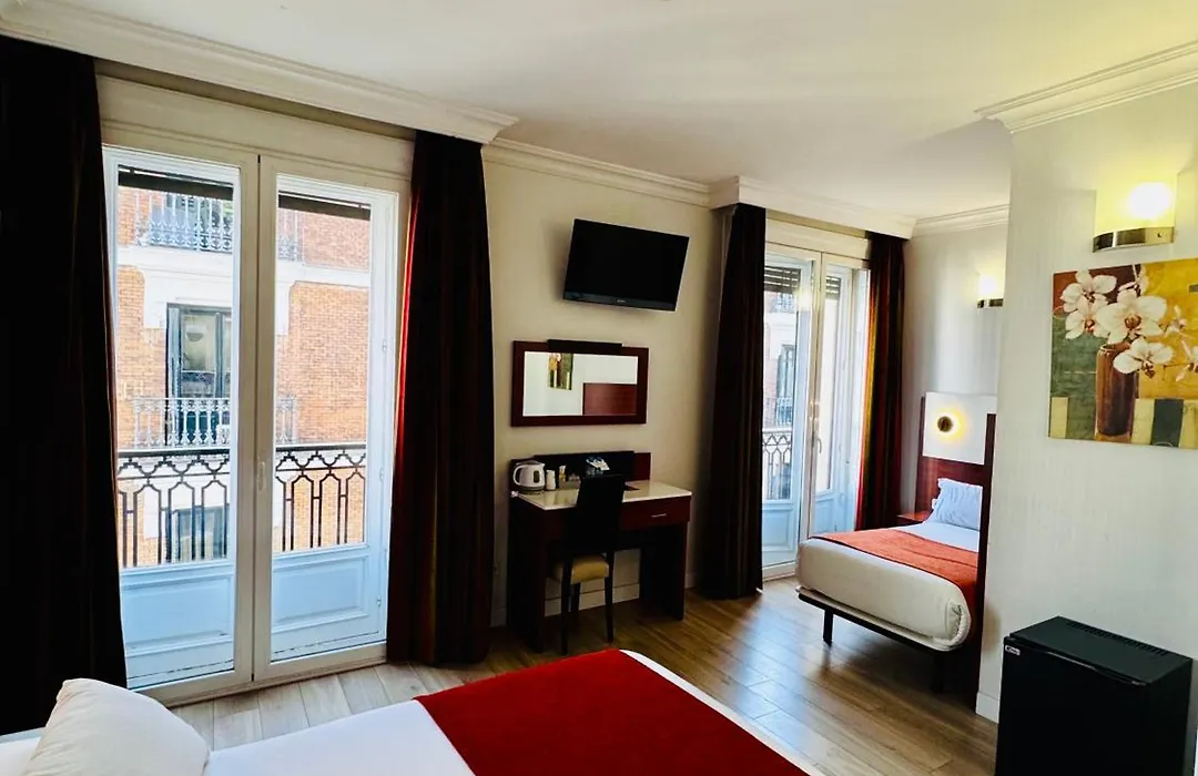 Hostal Sol Square Madrid-1