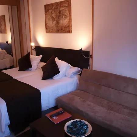Stylish City Aparthotel Madrid-3