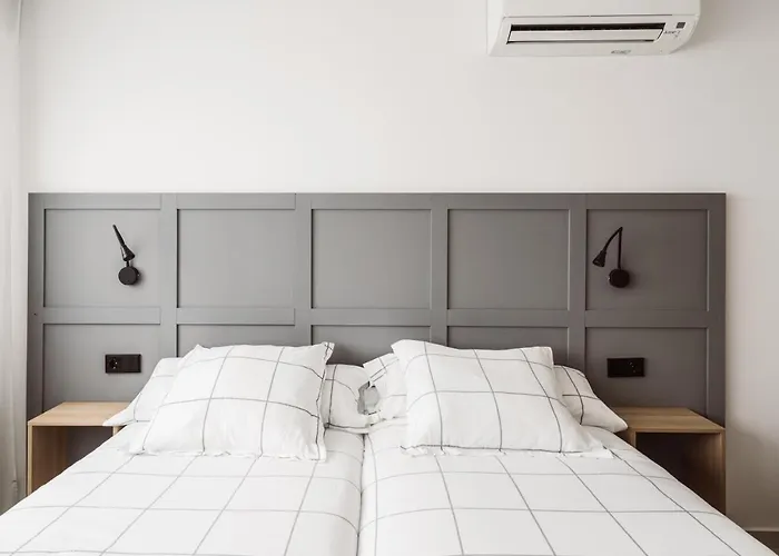 Hotel cerca del colegio: Exclusive Rooms In The Heart Of The City
